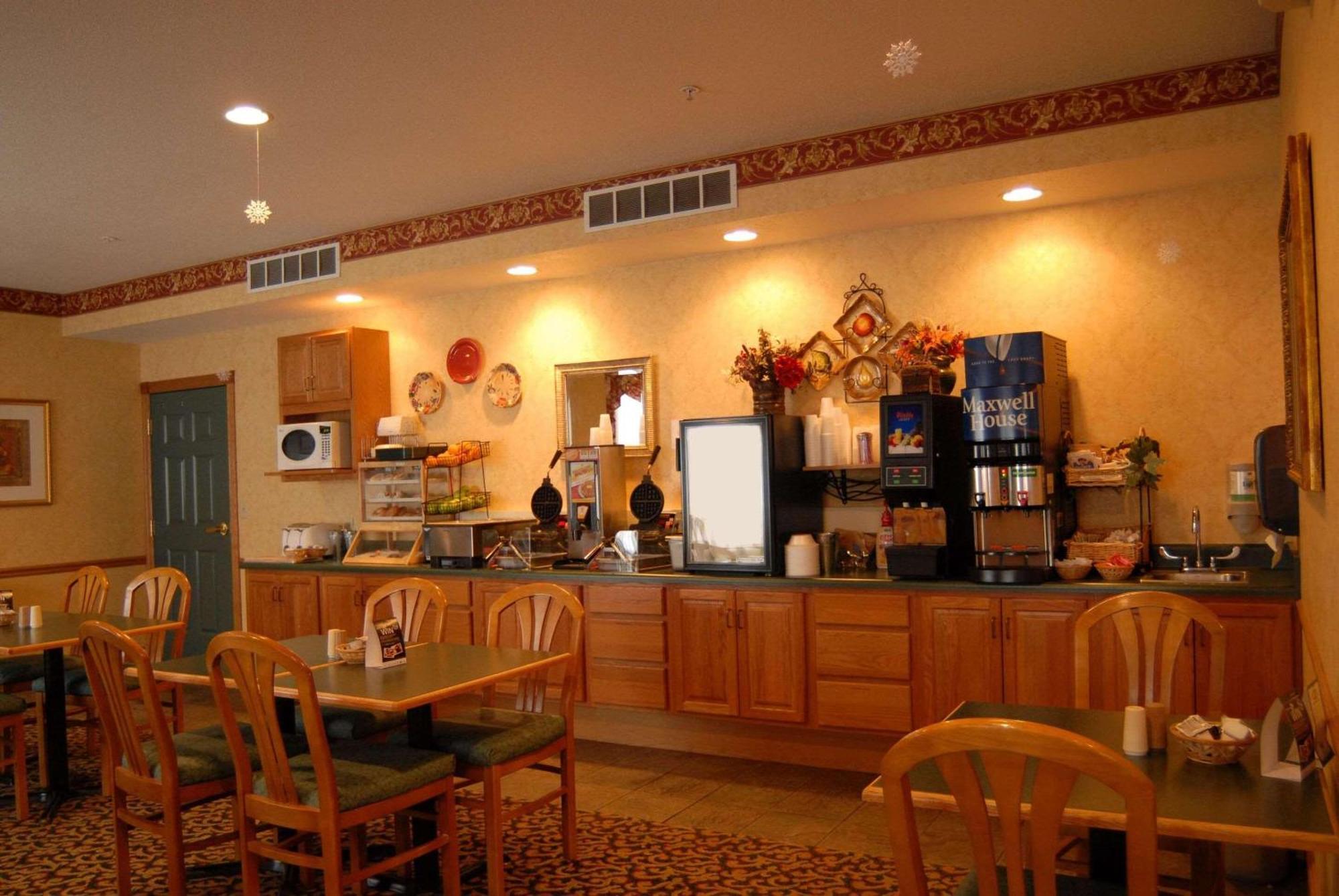 Hotel Country & By Radisson,