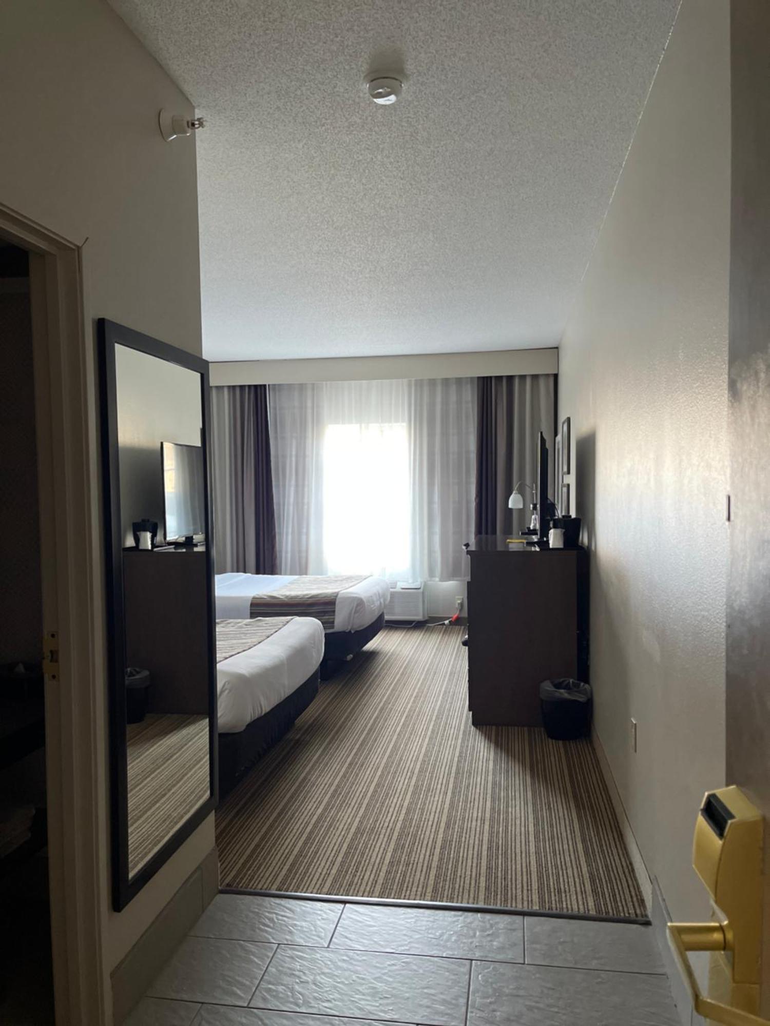 Hotel Country & By Radisson,