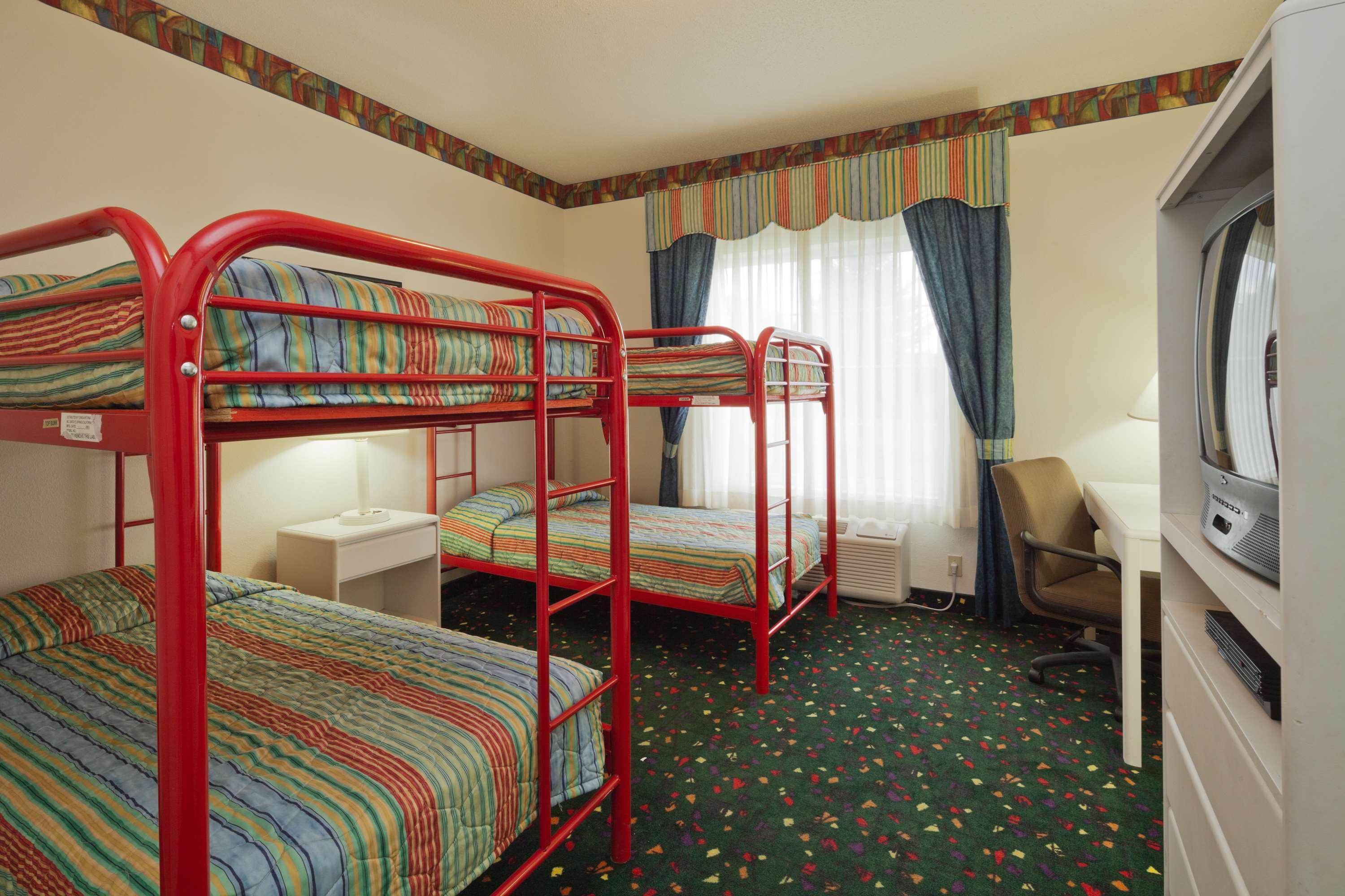 Country & By Radisson,