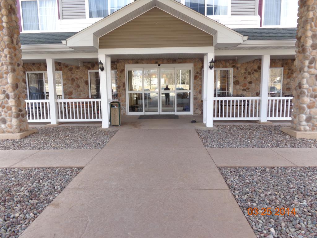 Country & By Radisson, Prairie du Chien