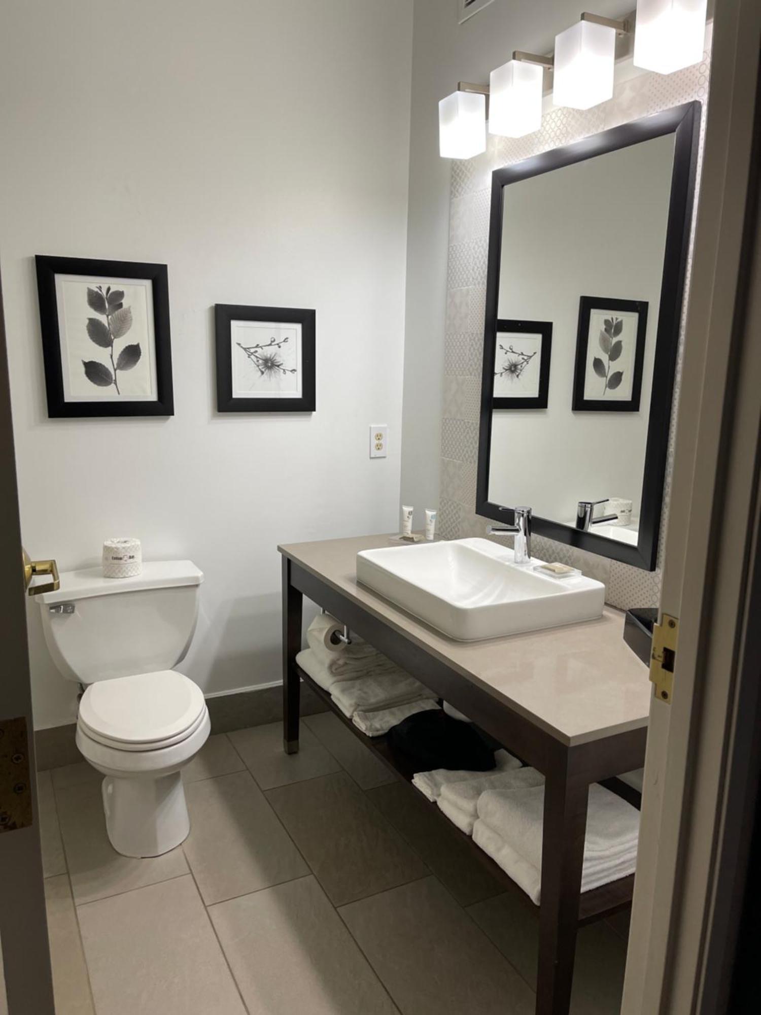 Country & By Radisson, Prairie du Chien